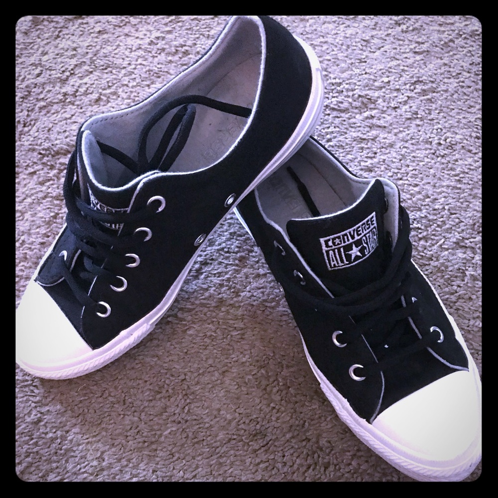Black converse chuck taylors